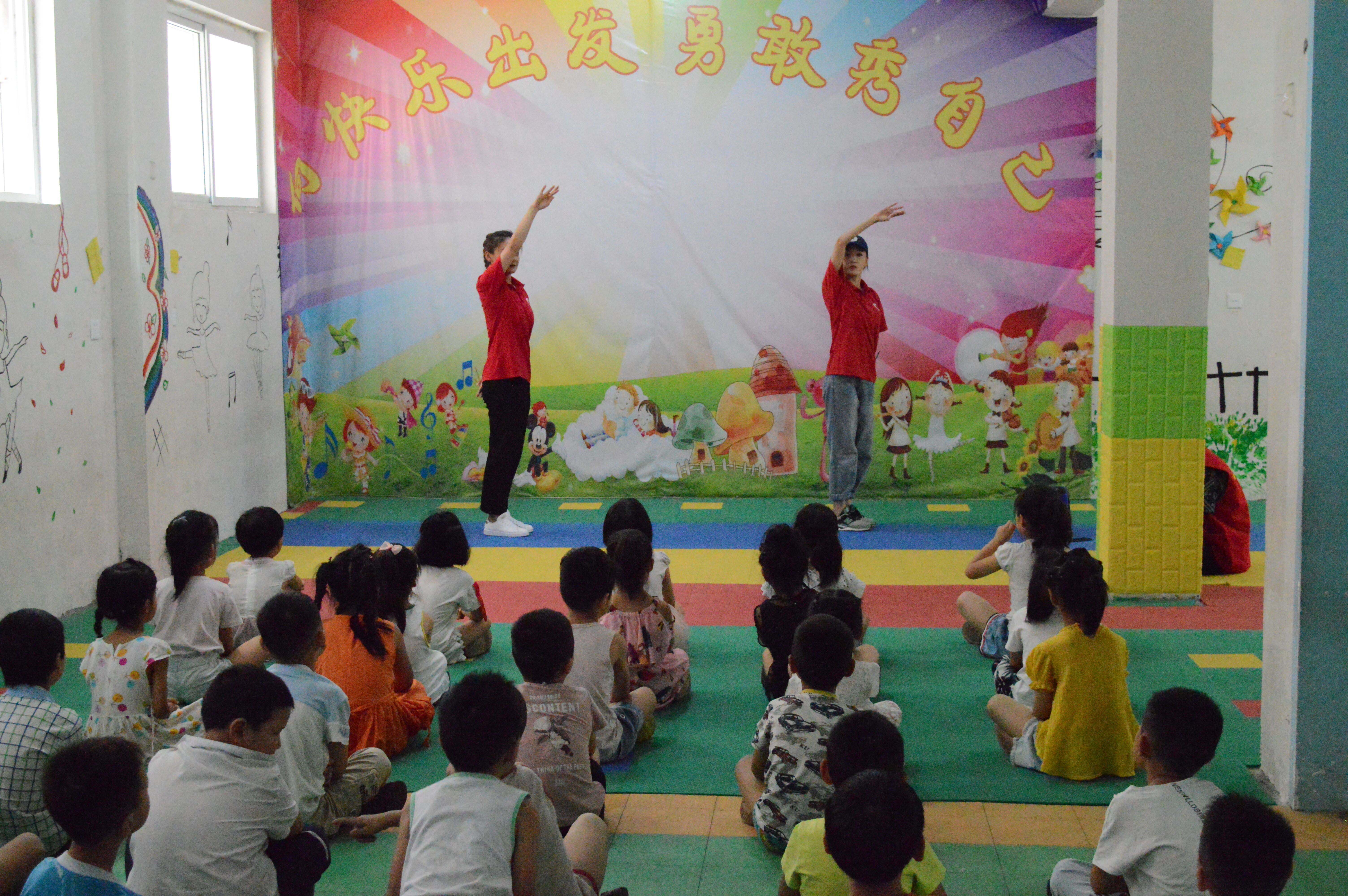 音乐学院“音为有你”大学生暑期社会实践团队开展文化艺术服务.jpg