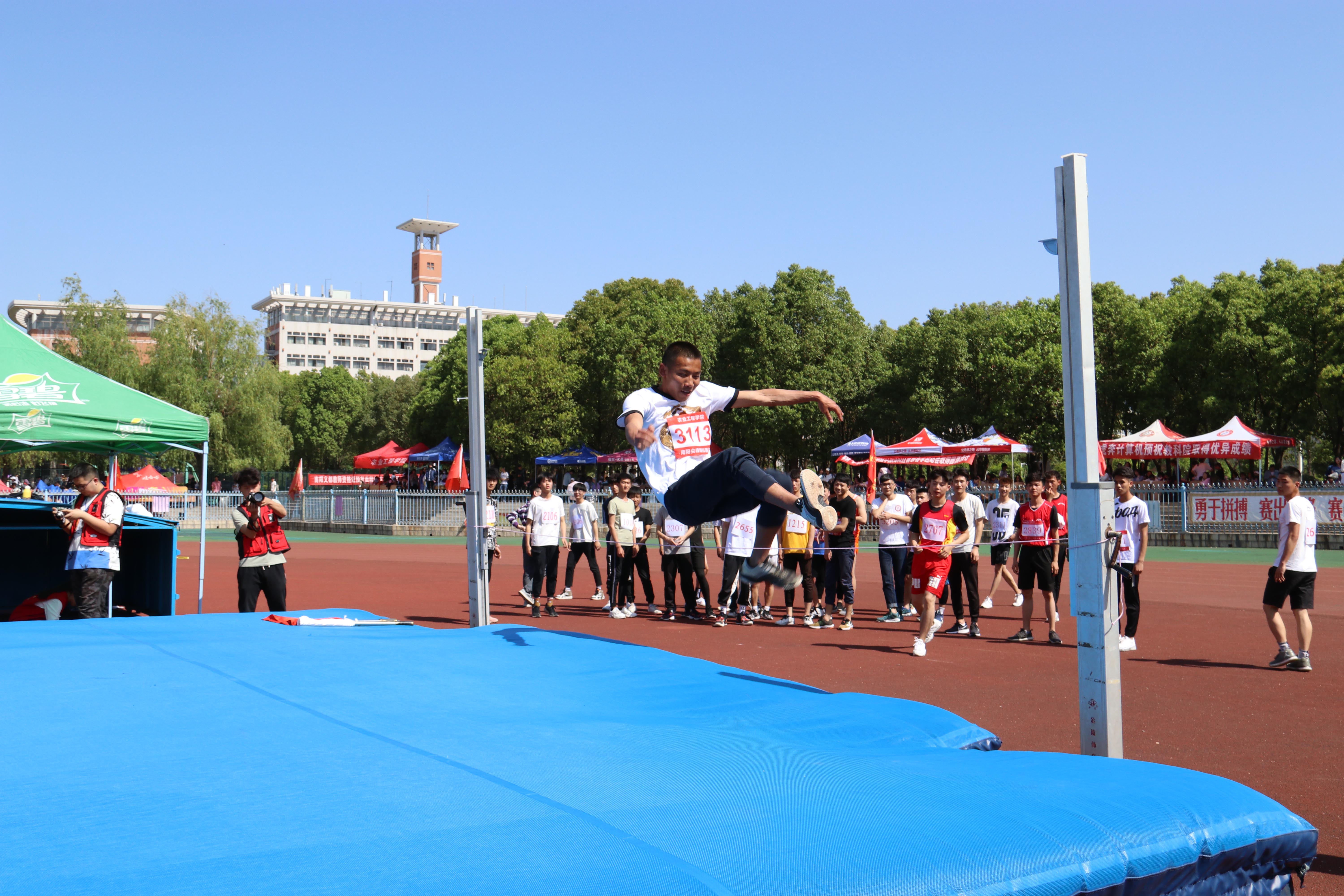 11运动会现场.JPG
