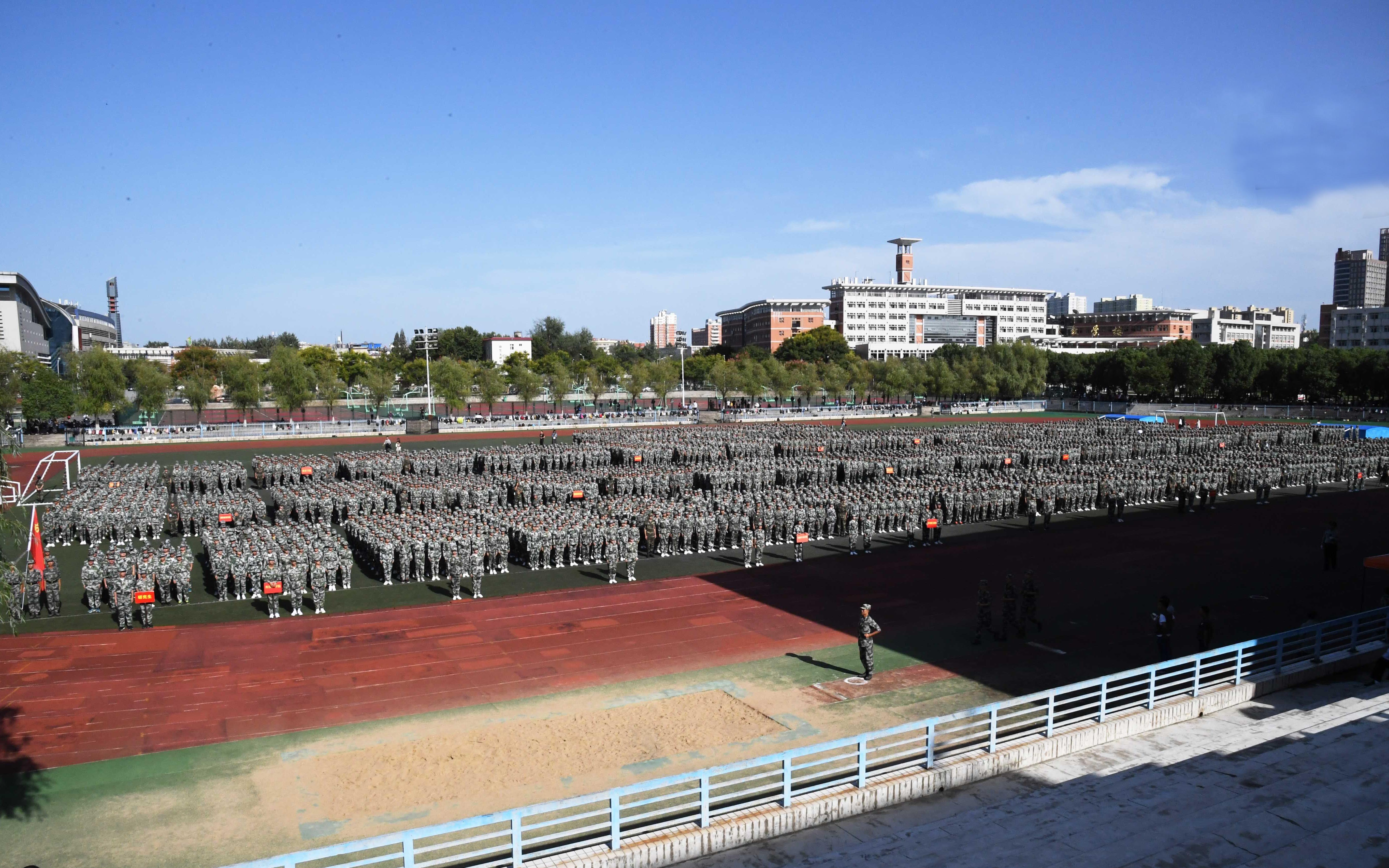2阅兵式及开学典礼现场.jpg