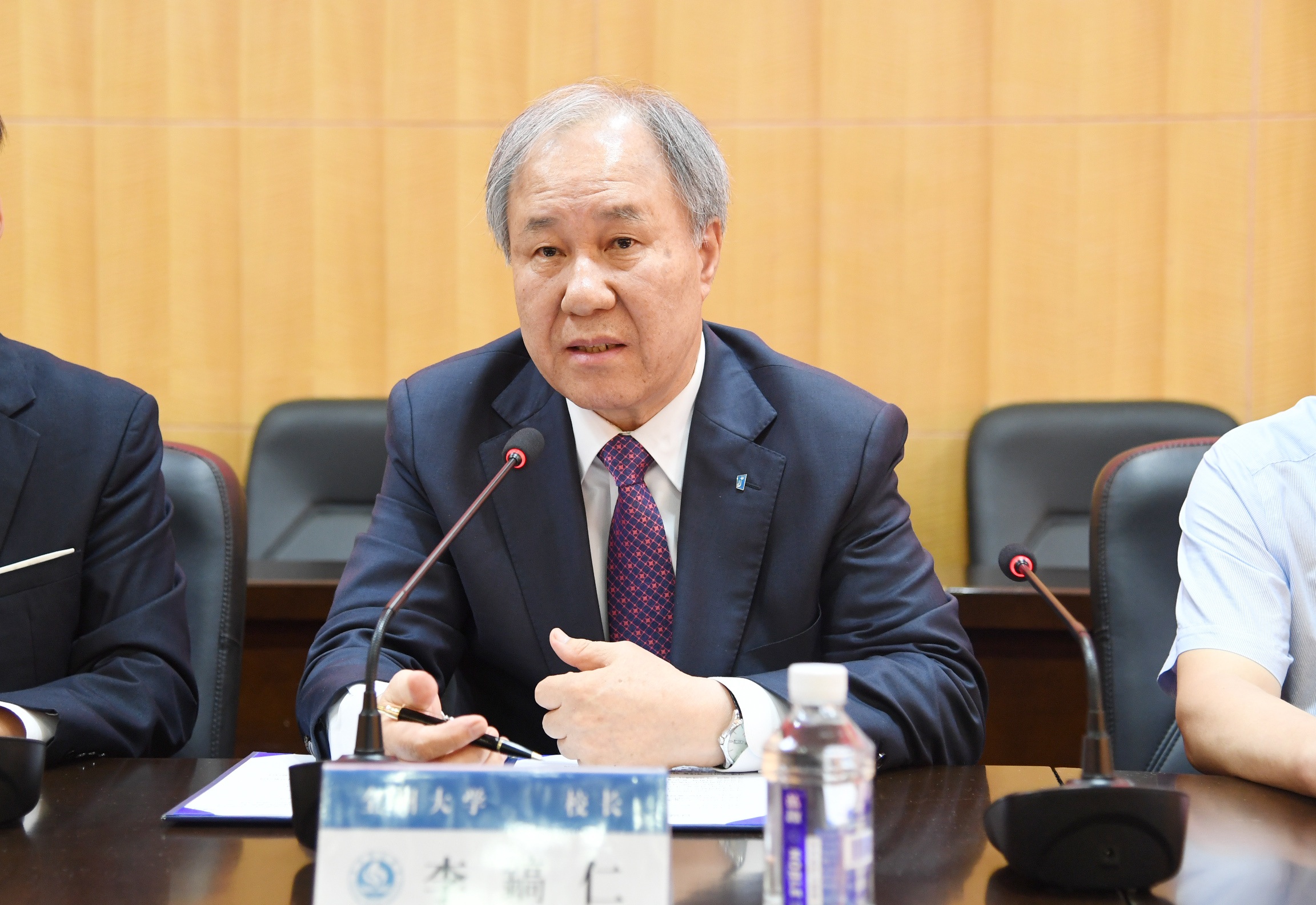 2全州大学校长李镐仁.JPG