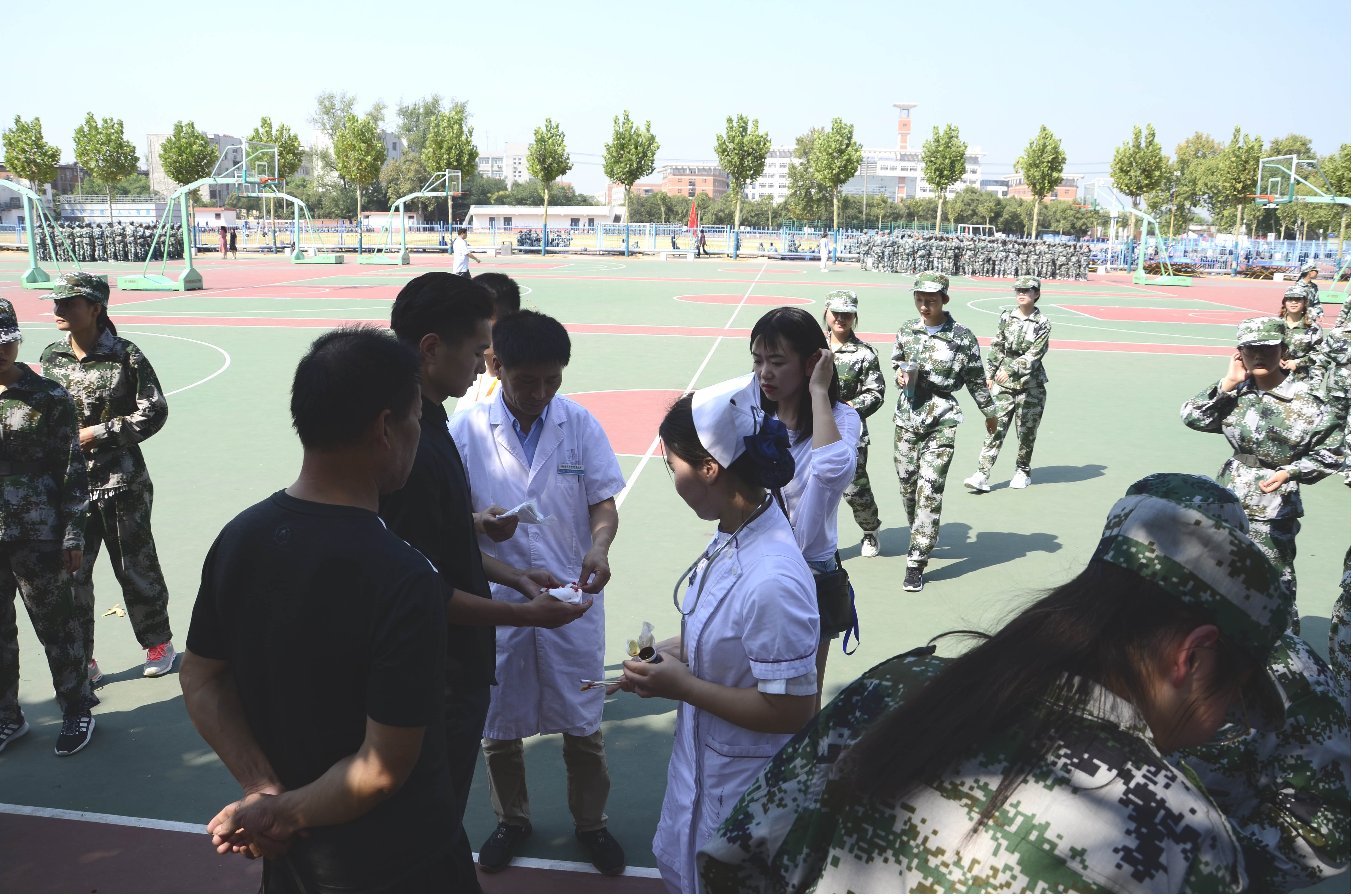 3接诊处置现场.jpg