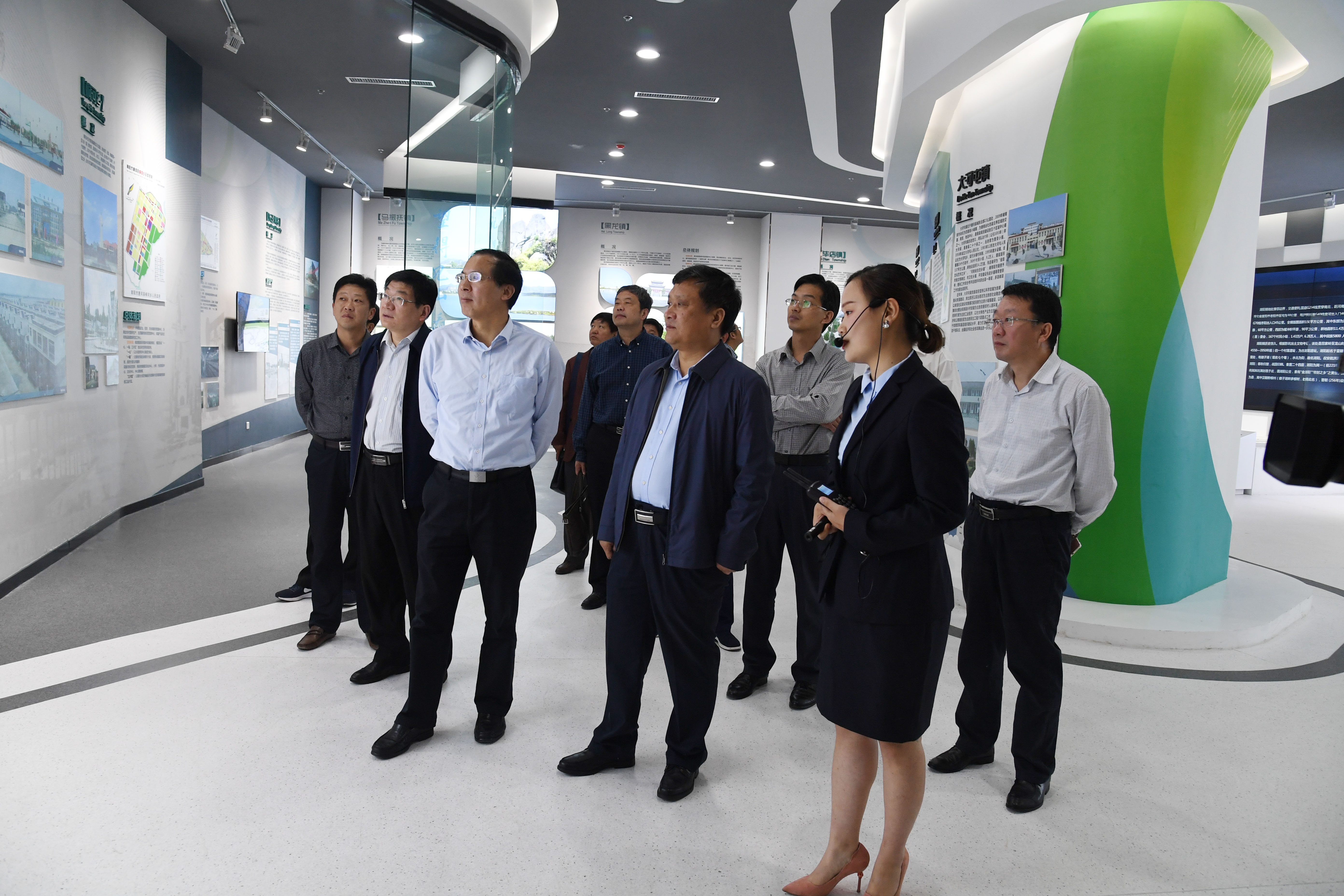 3实地参观考察.JPG
